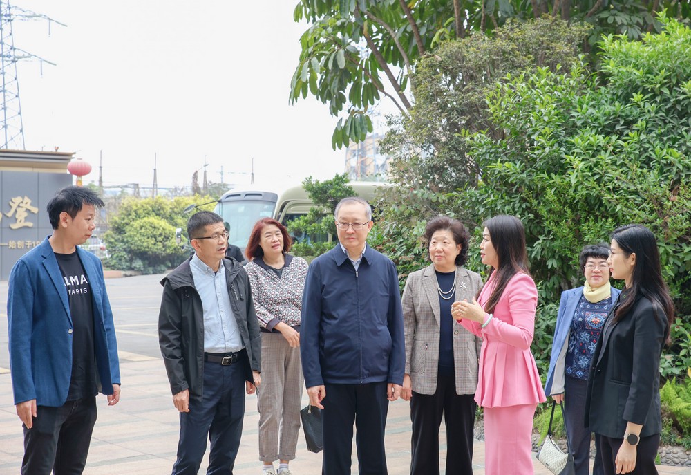 民建中央副主席李世杰、民建广东省委会主委李心、民建肇庆市委会主委潘锐波一行高登调研工作